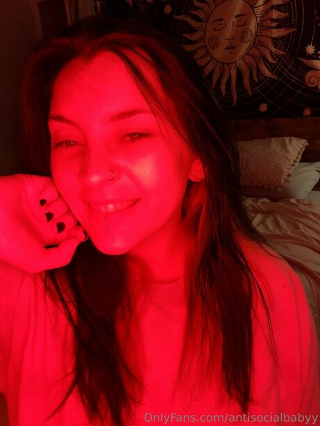 Nacktes geleaktes OnlyFans-Foto von Antisocialbabyy