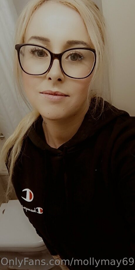 Nacktes geleaktes OnlyFans-Foto von Mollymay6969