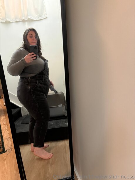 Nacktes geleaktes OnlyFans-Foto von Bbwjewishprincess