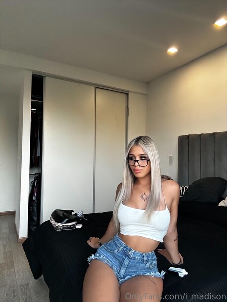 Nacktes geleaktes OnlyFans-Foto von Iammaddie06