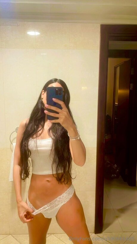 Nacktes geleaktes OnlyFans-Foto von Samiraxoxo12