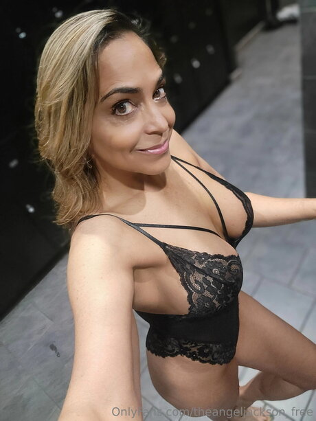 Nacktes geleaktes OnlyFans-Foto von Theangeljackson Free