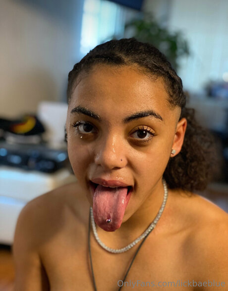 Nacktes geleaktes OnlyFans-Foto von Lickbaeblue
