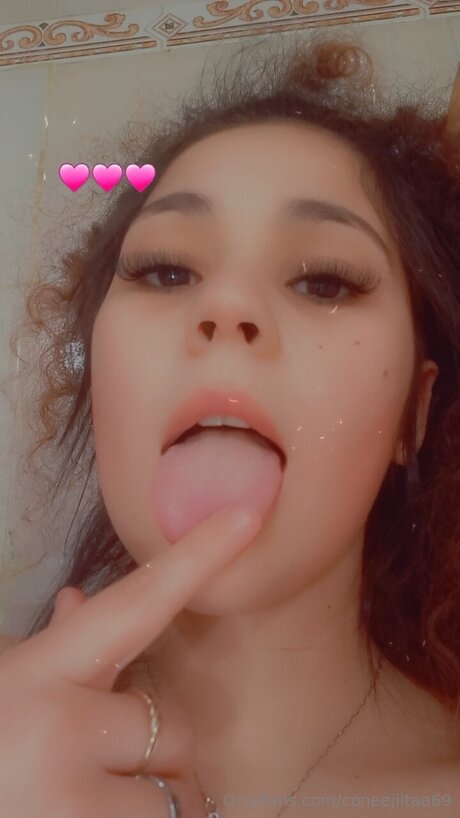 Nacktes geleaktes OnlyFans-Foto von Coneejiitaa69