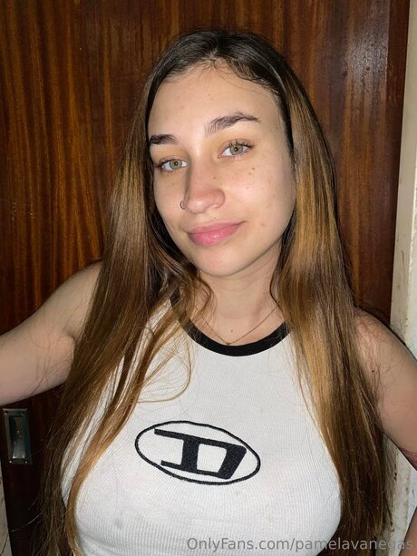 Nacktes geleaktes OnlyFans-Foto von Pamelavanegas