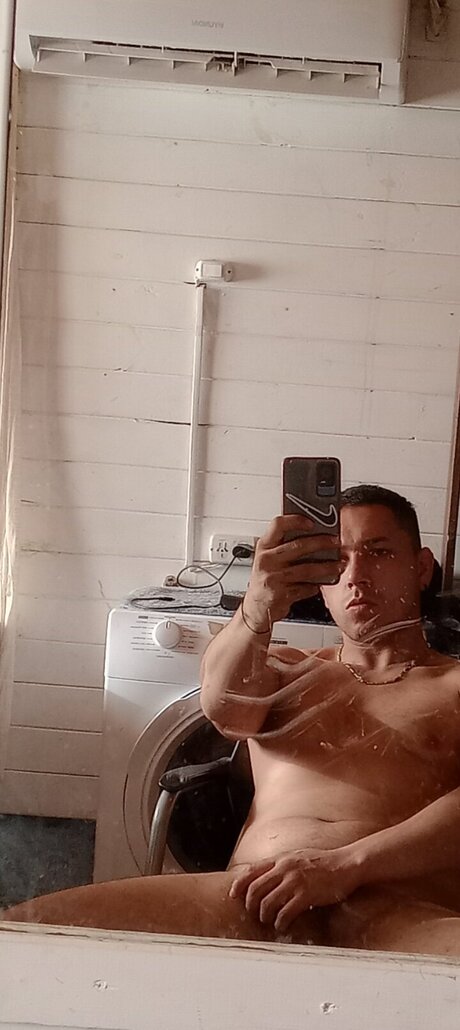 Nacktes geleaktes OnlyFans-Foto von Damiantorres19