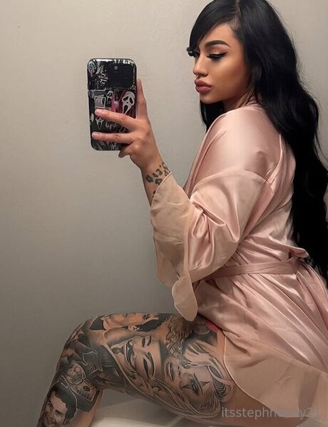 Itsstephhoneyxo21
