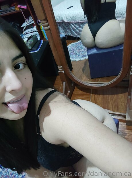 Nacktes geleaktes OnlyFans-Foto von Miccamill