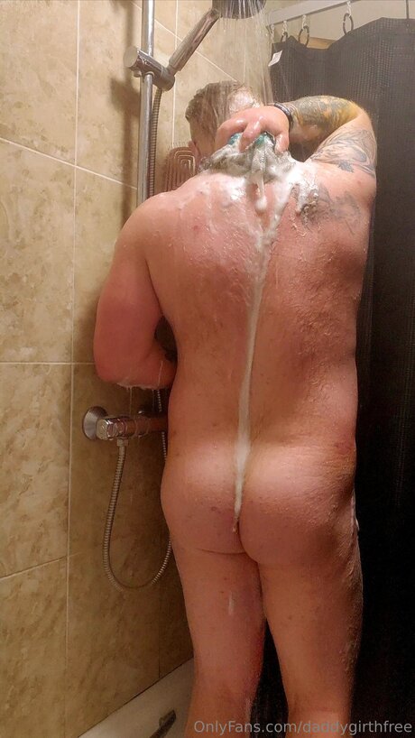 Nacktes geleaktes OnlyFans-Foto von Daddygirthfree