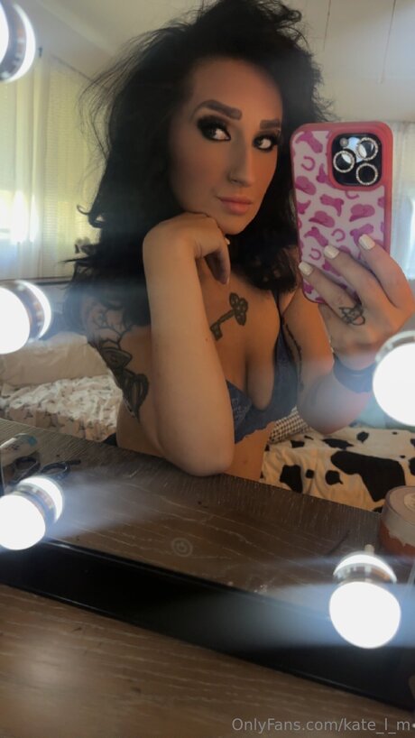 Nacktes geleaktes OnlyFans-Foto von Kate L M