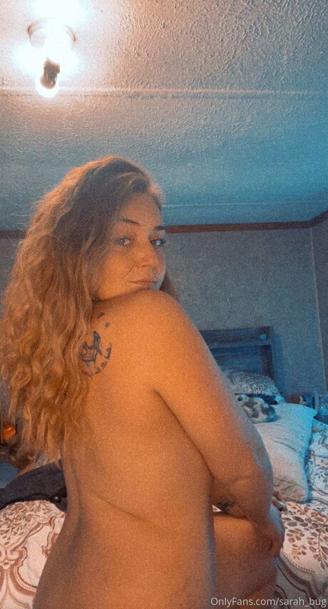 Nacktes geleaktes OnlyFans-Foto von Sarah Bug