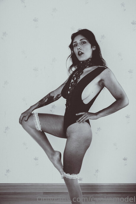 Nacktes geleaktes OnlyFans-Foto von Evokemodel