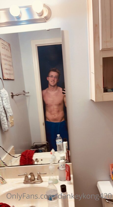 Nacktes geleaktes OnlyFans-Foto von Dankey Kong