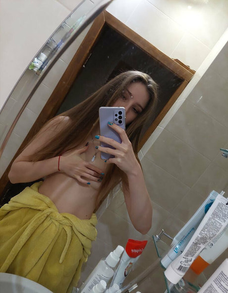 Nacktes geleaktes OnlyFans-Foto von Ukrainiantwins