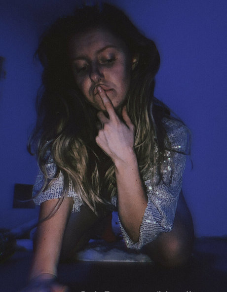 Nacktes geleaktes OnlyFans-Foto von Blondieasmr