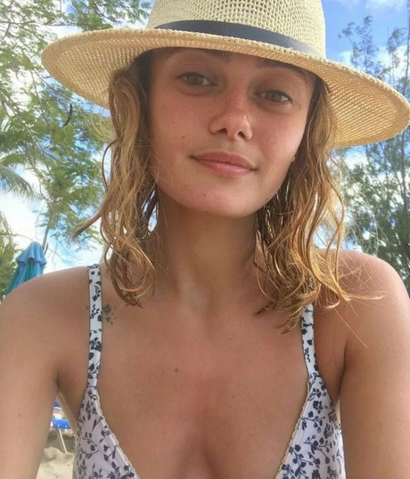 Nacktes geleaktes OnlyFans-Foto von Ella Purnell