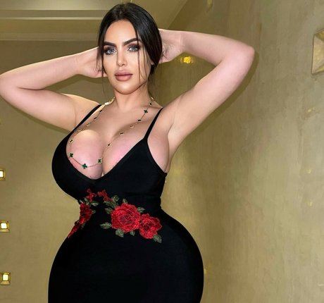 Nacktes geleaktes OnlyFans-Foto von Noure Sahli