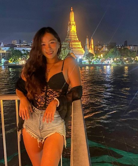 Nacktes geleaktes OnlyFans-Foto von Mhyochi