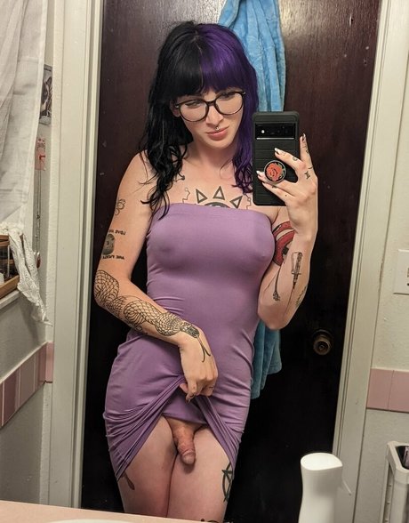 Nacktes geleaktes OnlyFans-Foto von Violet Valentine