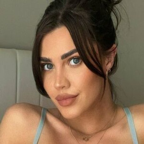 Nacktes geleaktes OnlyFans-Foto von Lily Emilia