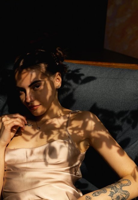 Nacktes geleaktes OnlyFans-Foto von Aelmiramirae