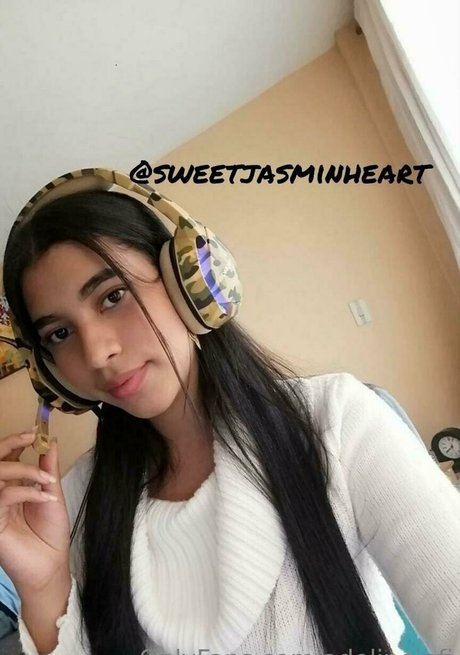 Nacktes geleaktes OnlyFans-Foto von Adelineinfi