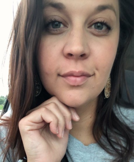 Nacktes geleaktes OnlyFans-Foto von Tallnerdywoman