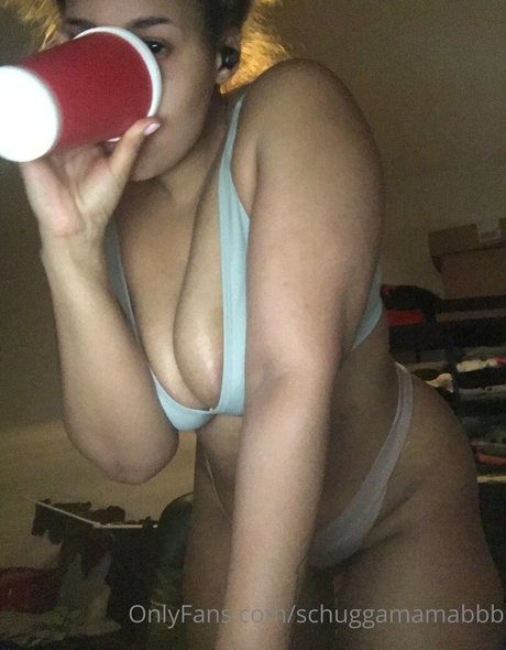 Nacktes geleaktes OnlyFans-Foto von Schuggamamabbb