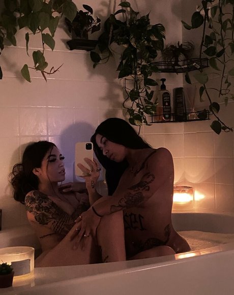 Nacktes geleaktes OnlyFans-Foto von Leovenus