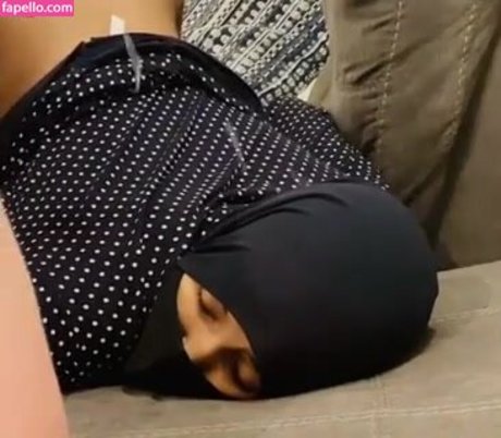 Nacktes geleaktes OnlyFans-Foto von Hijabibambi