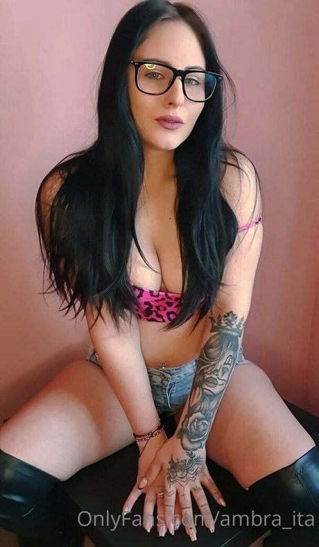 Nacktes geleaktes OnlyFans-Foto von Ambraita00
