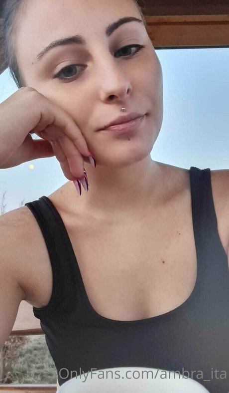 Nacktes geleaktes OnlyFans-Foto von Ambraita00