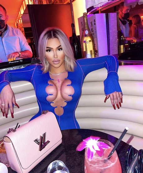 Nacktes geleaktes OnlyFans-Foto von La Demi