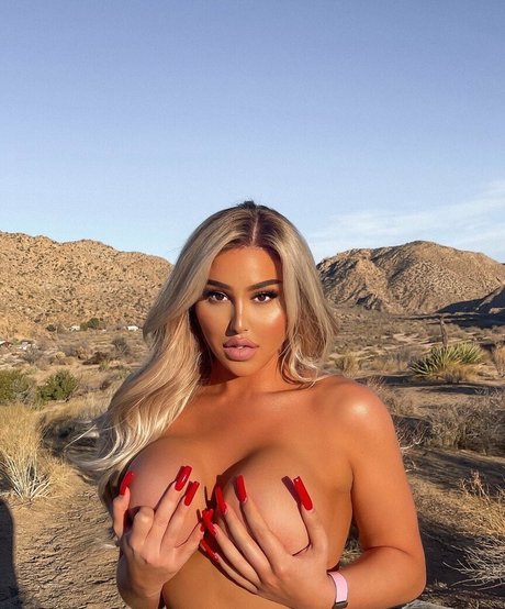 Nacktes geleaktes OnlyFans-Foto von La Demi
