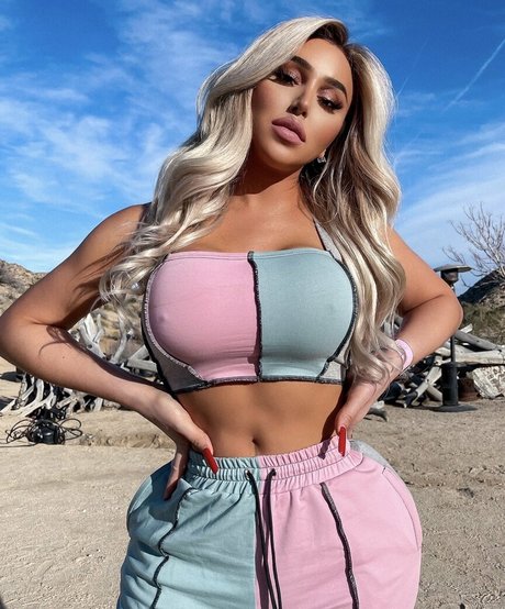 Nacktes geleaktes OnlyFans-Foto von La Demi