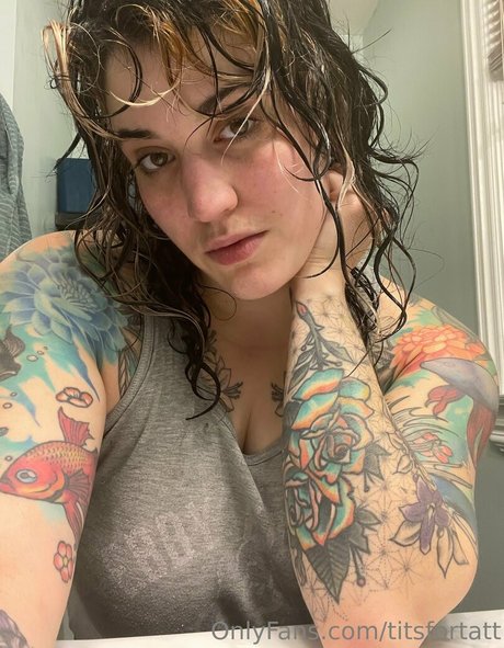 Nacktes geleaktes OnlyFans-Foto von Titsfortatt