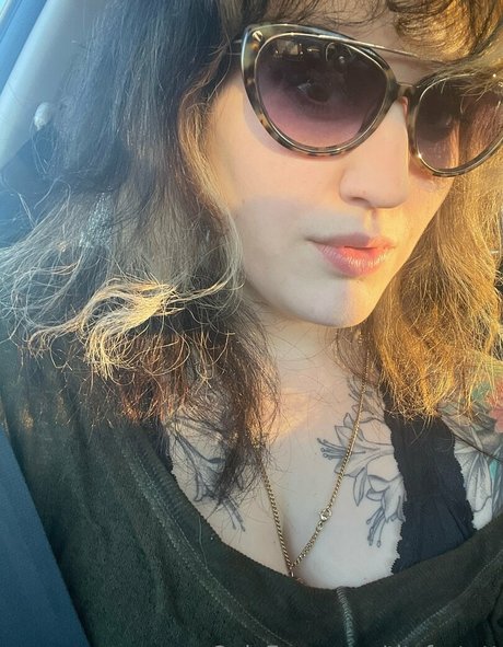 Nacktes geleaktes OnlyFans-Foto von Titsfortatt