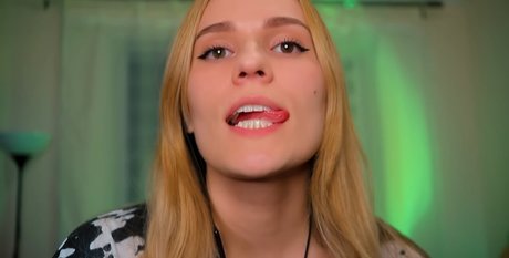 Nacktes geleaktes OnlyFans-Foto von Sirius Eyes Asmr