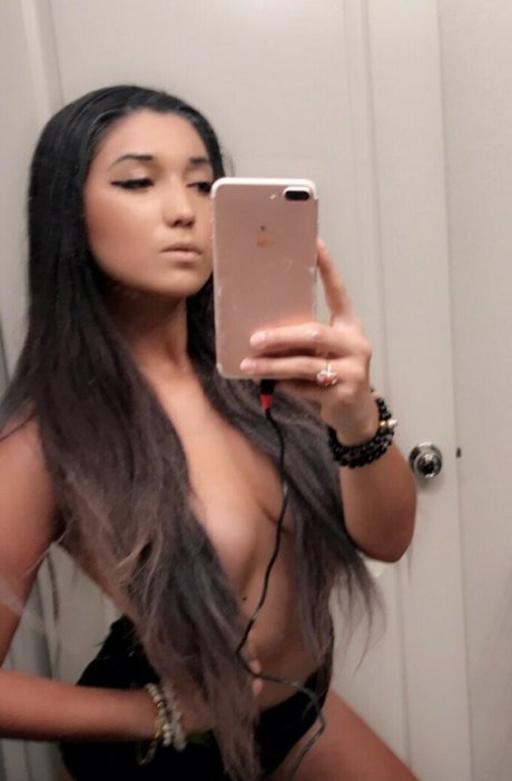Nacktes geleaktes OnlyFans-Foto von Sukesharay