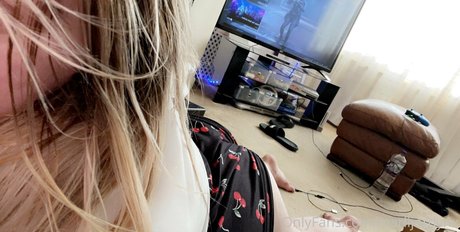 Nacktes geleaktes OnlyFans-Foto von Marlijordynx
