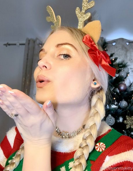 Nacktes geleaktes OnlyFans-Foto von Ittybittyprettykittyfree