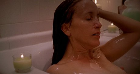 Nacktes geleaktes OnlyFans-Foto von Felicity Huffman