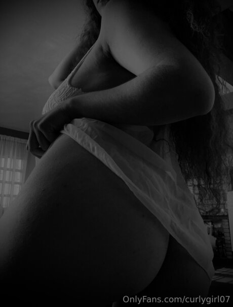 Nacktes geleaktes OnlyFans-Foto von Curlygirl07
