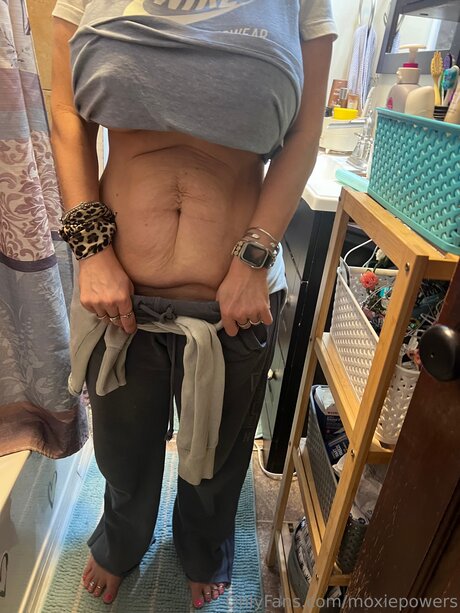 Nacktes geleaktes OnlyFans-Foto von Moxiepowers