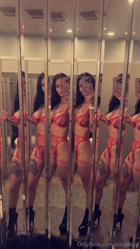 Nacktes geleaktes OnlyFans-Foto von Misslillyy