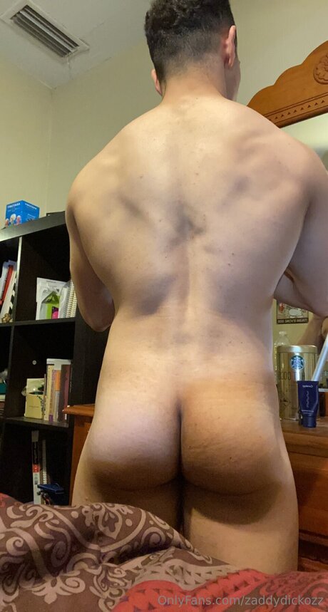 Nacktes geleaktes OnlyFans-Foto von Zaddydickozz