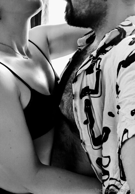 Nacktes geleaktes OnlyFans-Foto von Lacoppiaproibita