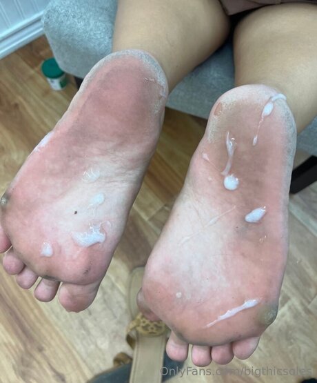 Nacktes geleaktes OnlyFans-Foto von Bigthicsoles