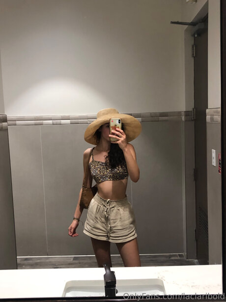 Nacktes geleaktes OnlyFans-Foto von Laclaribold