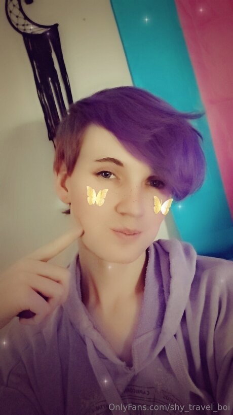 Shy Travel Boi